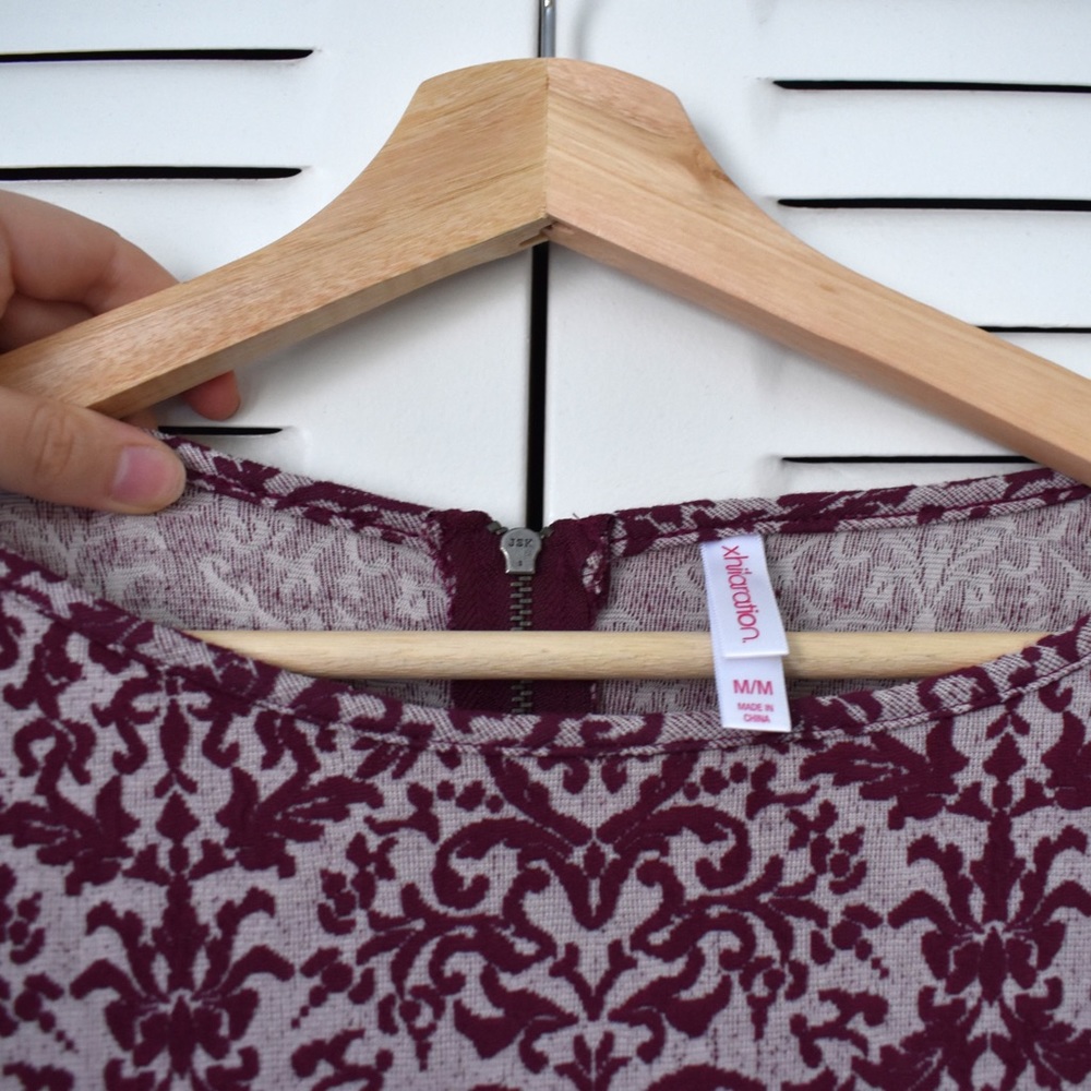 Xhilaration Fitted Patterned Dress | Maroon - Picture 4 of 8